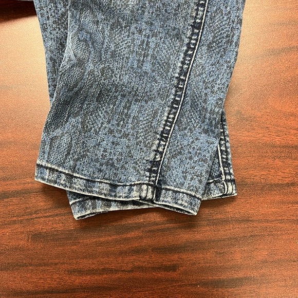 Liverpool Jeans Company “Abby” Skinny Jeans, Blue, Snake Skin Pattern, Size 10 - Picture 7 of 7